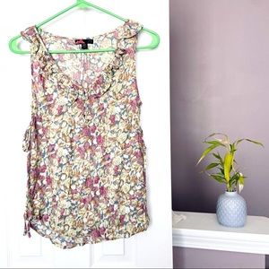 🌟3/$15🌟 Forever 21 floral ruffled blouse, small